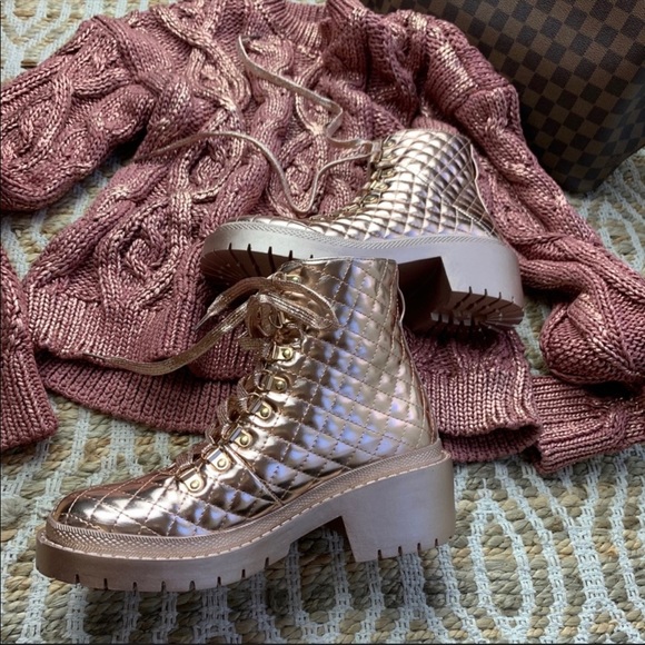 hP] CAPE ROBBIN ROSE GOLD CHUNKY QUILT LACE UP BOO - Picture 3 of 9